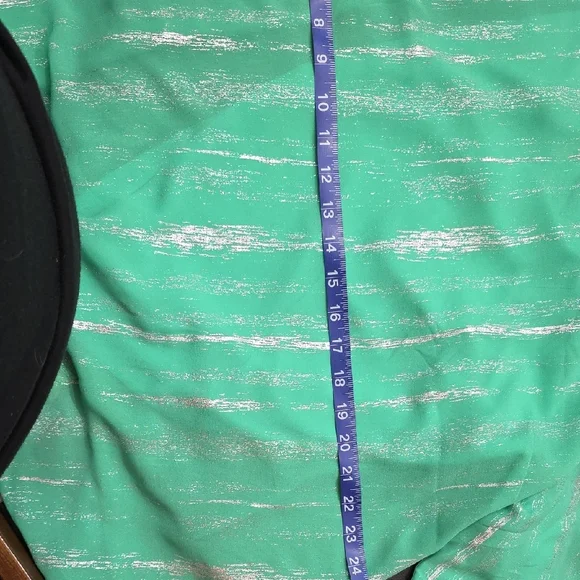 Bob Mackie Mint Green Embroidered V-Neck Tunic - Picture 5 of 6